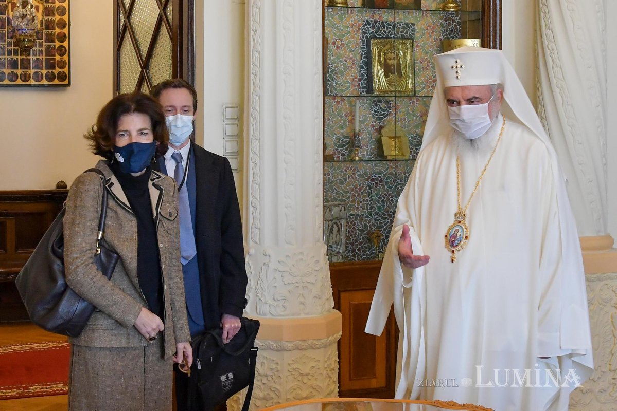 Noua ambasadoare a Franţei în vizită de prezentare la Patriarhia Română 157517