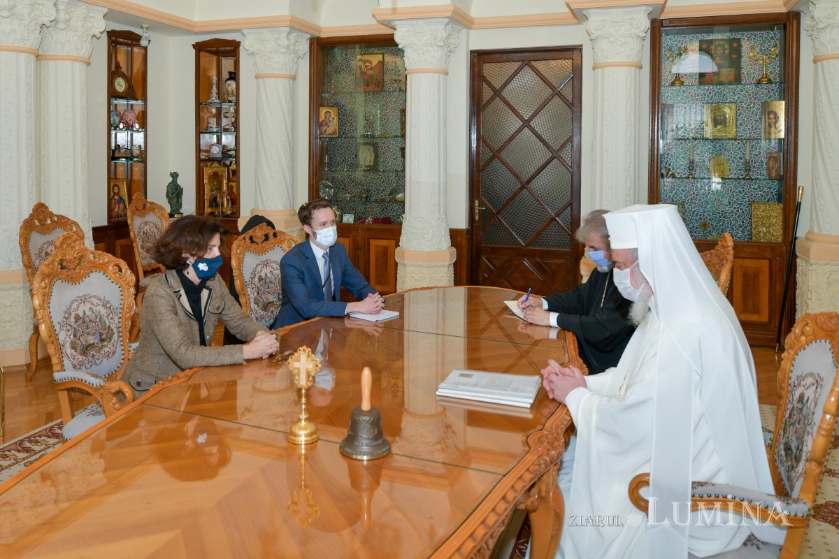 Noua ambasadoare a Franţei în vizită de prezentare la Patriarhia Română 157526