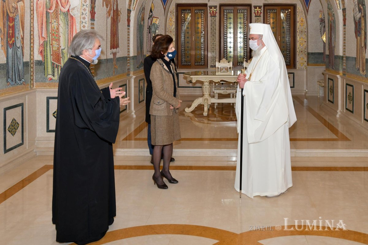 Noua ambasadoare a Franţei în vizită de prezentare la Patriarhia Română 157532