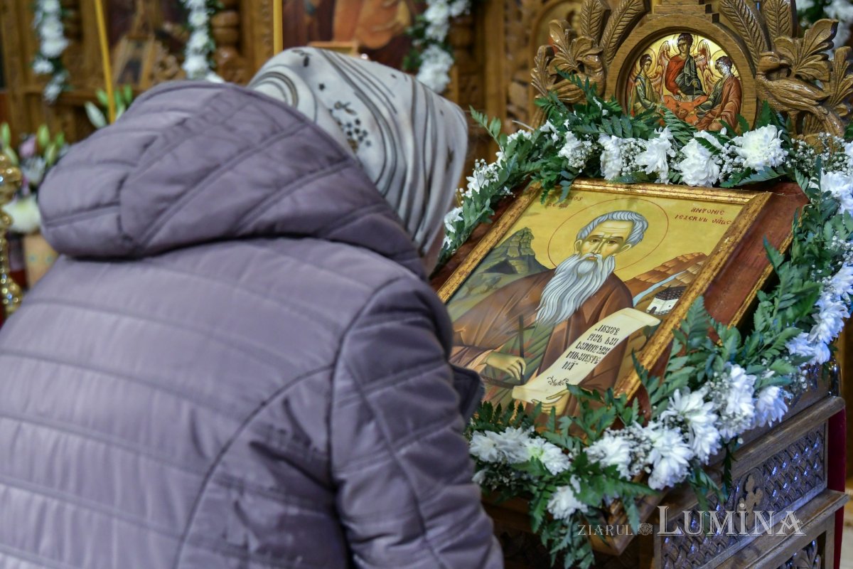 Sărbătoare în Parohia „Sfântul Antonie cel Mare”-Titan 157993