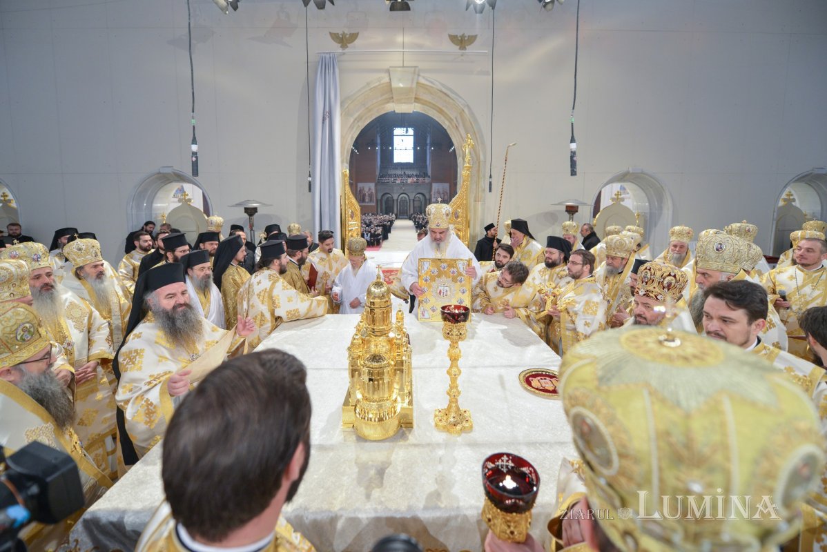 Doi ani de la sfinţirea Altarului Catedralei Naţionale 158092