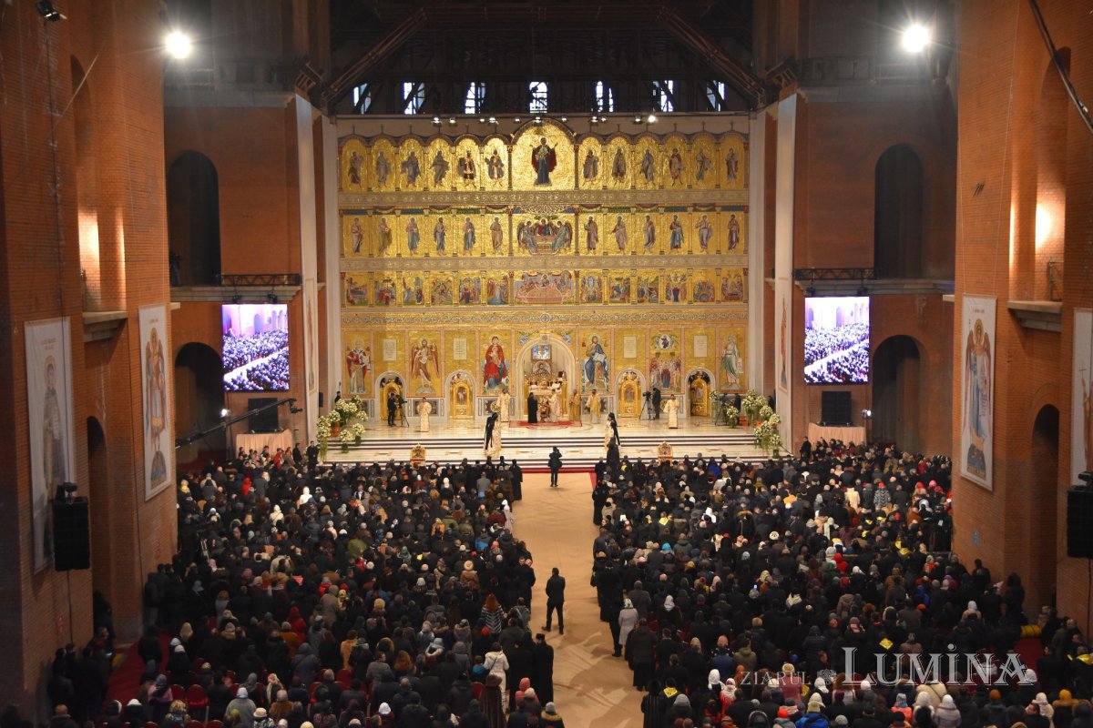 Doi ani de la sfinţirea Altarului Catedralei Naţionale 158097