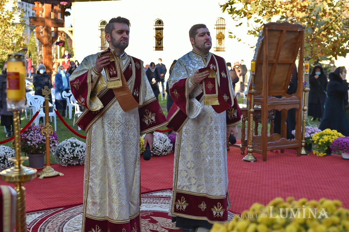 Liturghie aniversară la doi ani de la sfințirea Altarului Catedralei Naționale 158248