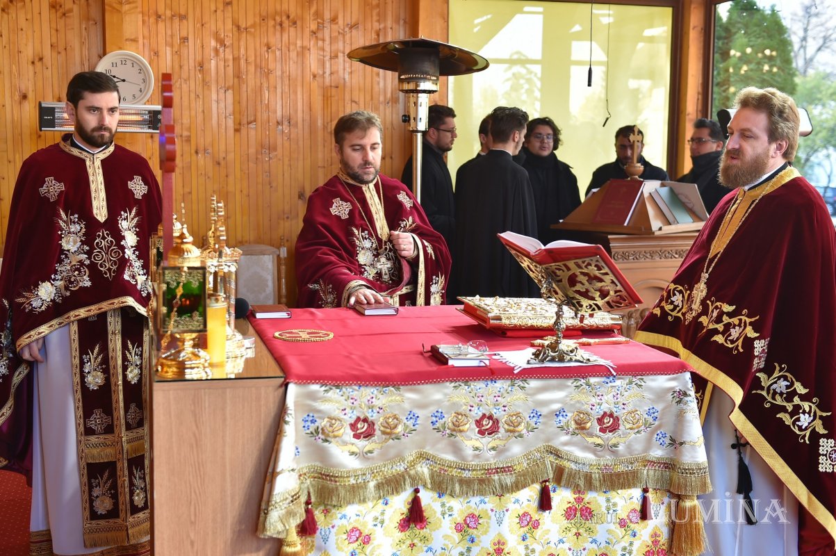 Liturghie aniversară la doi ani de la sfințirea Altarului Catedralei Naționale 158251