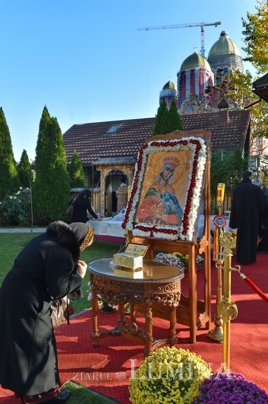 Liturghie aniversară la doi ani de la sfințirea Altarului Catedralei Naționale 158265