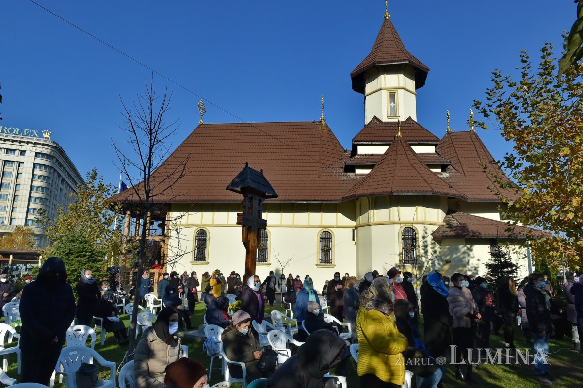 Liturghie aniversară la doi ani de la sfințirea Altarului Catedralei Naționale 158274