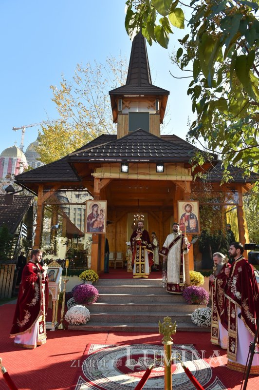 Liturghie aniversară la doi ani de la sfințirea Altarului Catedralei Naționale 158276