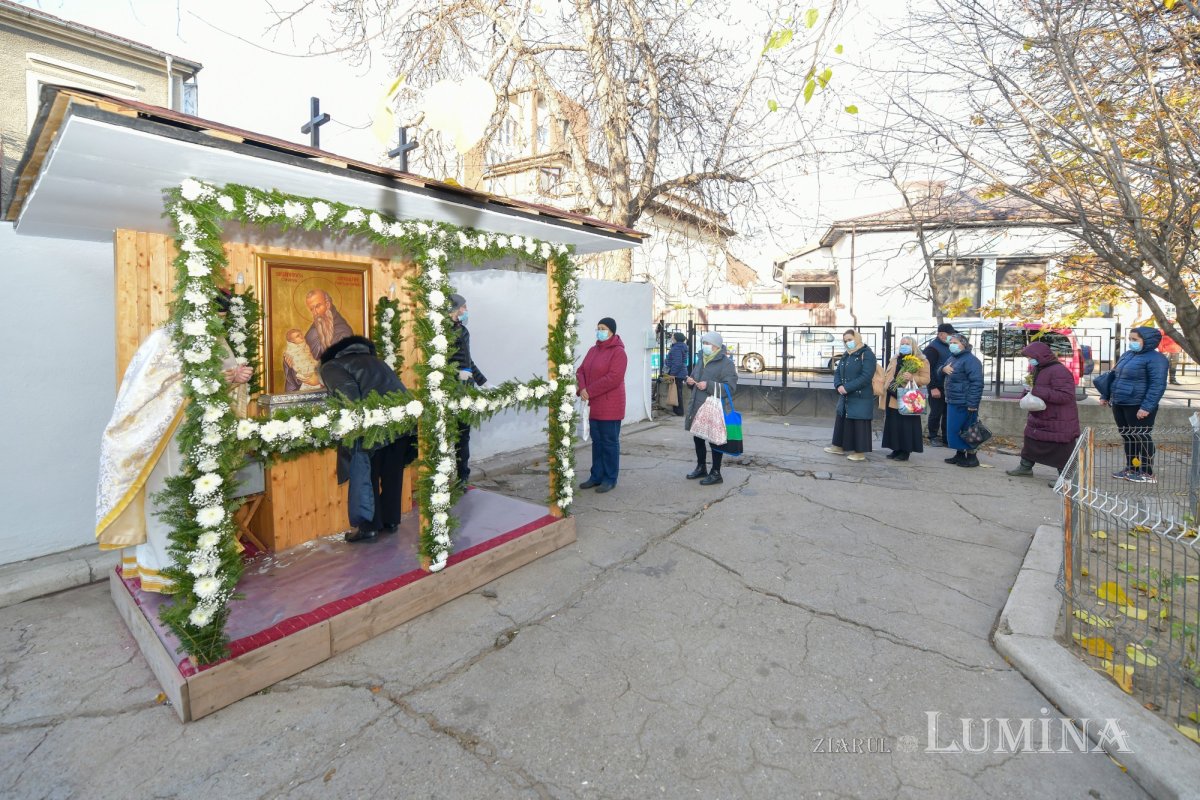 Prinos de laudă adus Sfântului Stelian în Parohia Lucaci din Capitală 158322