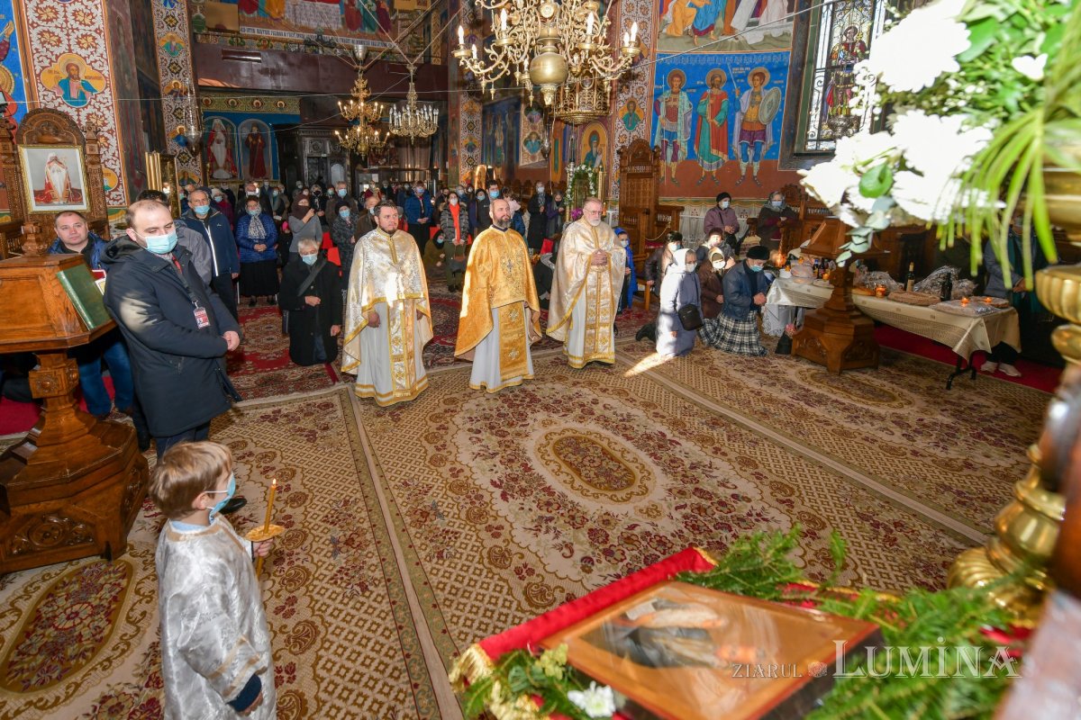 Prinos de laudă adus Sfântului Stelian în Parohia Lucaci din Capitală 158325