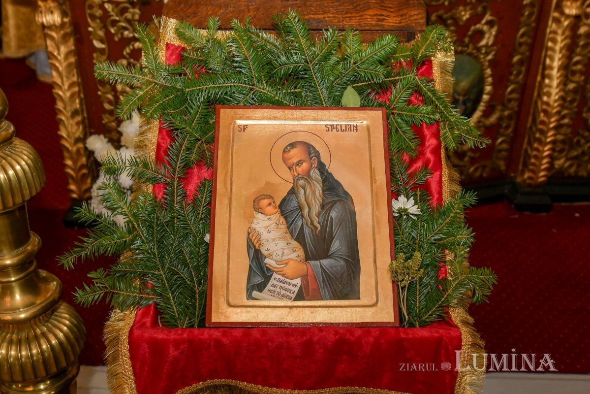 Prinos de laudă adus Sfântului Stelian în Parohia Lucaci din Capitală 158328