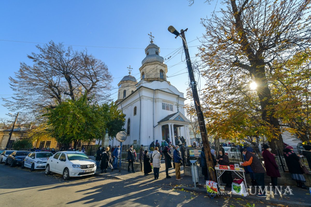 Prinos de laudă adus Sfântului Stelian în Parohia Lucaci din Capitală 158335