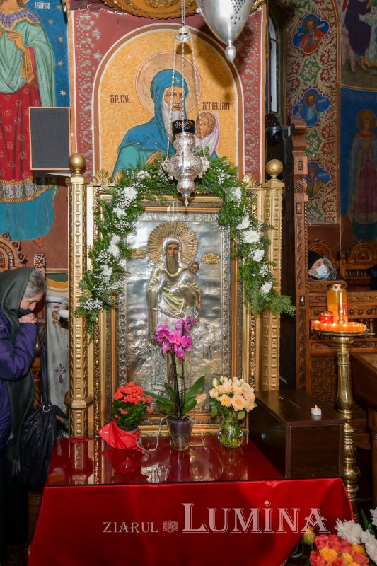 Prinos de laudă adus Sfântului Stelian în Parohia Lucaci din Capitală 158336