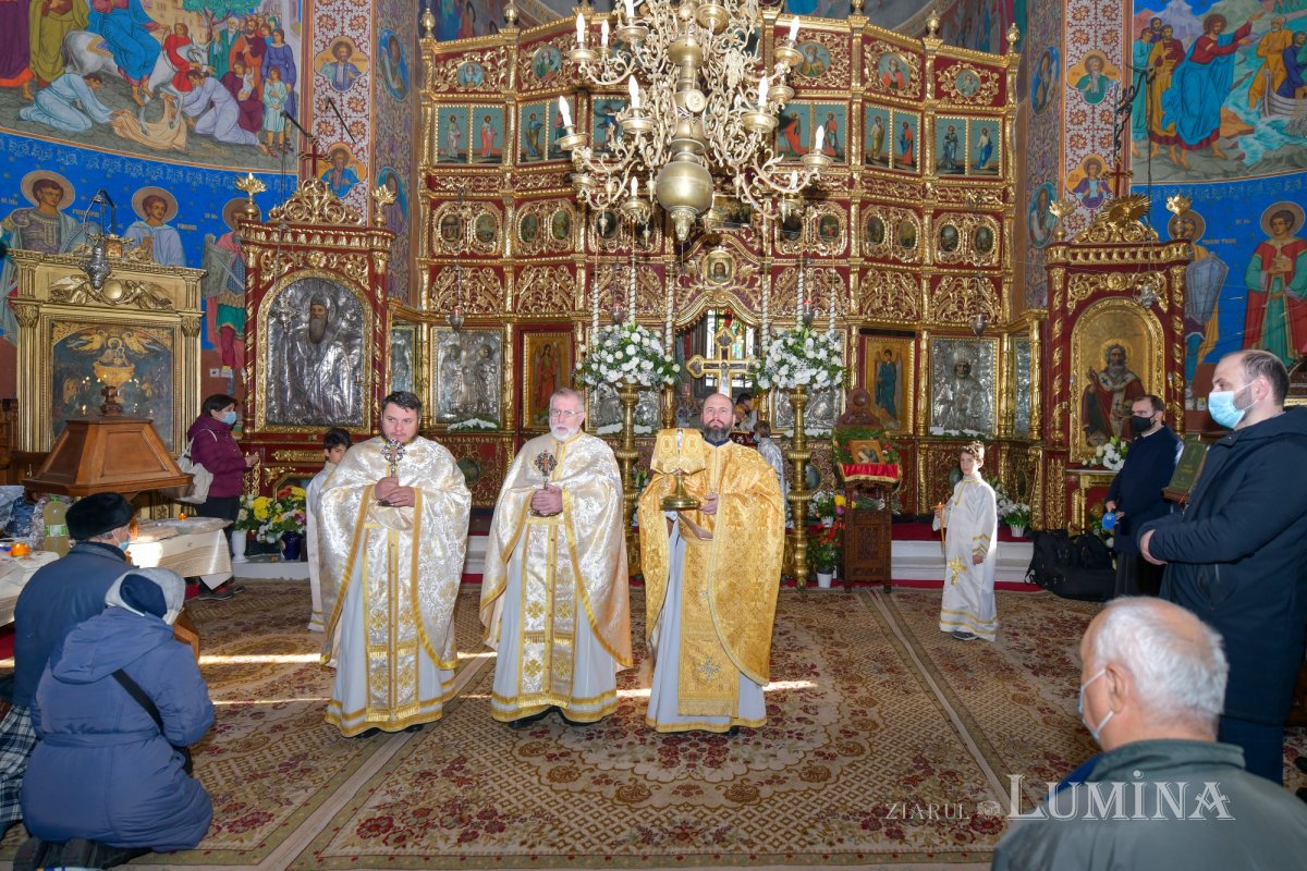 Prinos de laudă adus Sfântului Stelian în Parohia Lucaci din Capitală 158338