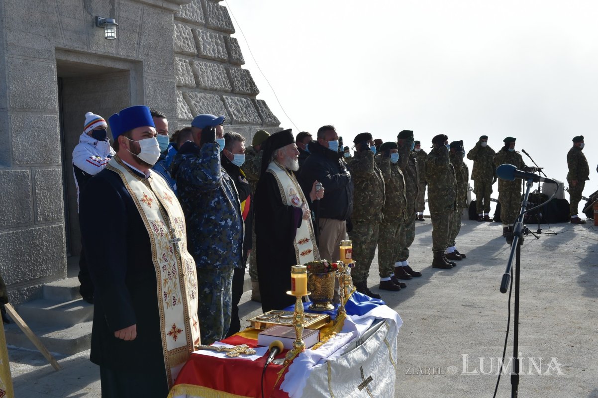 Crucea Eroilor de pe Caraiman a fost resfințită 158499