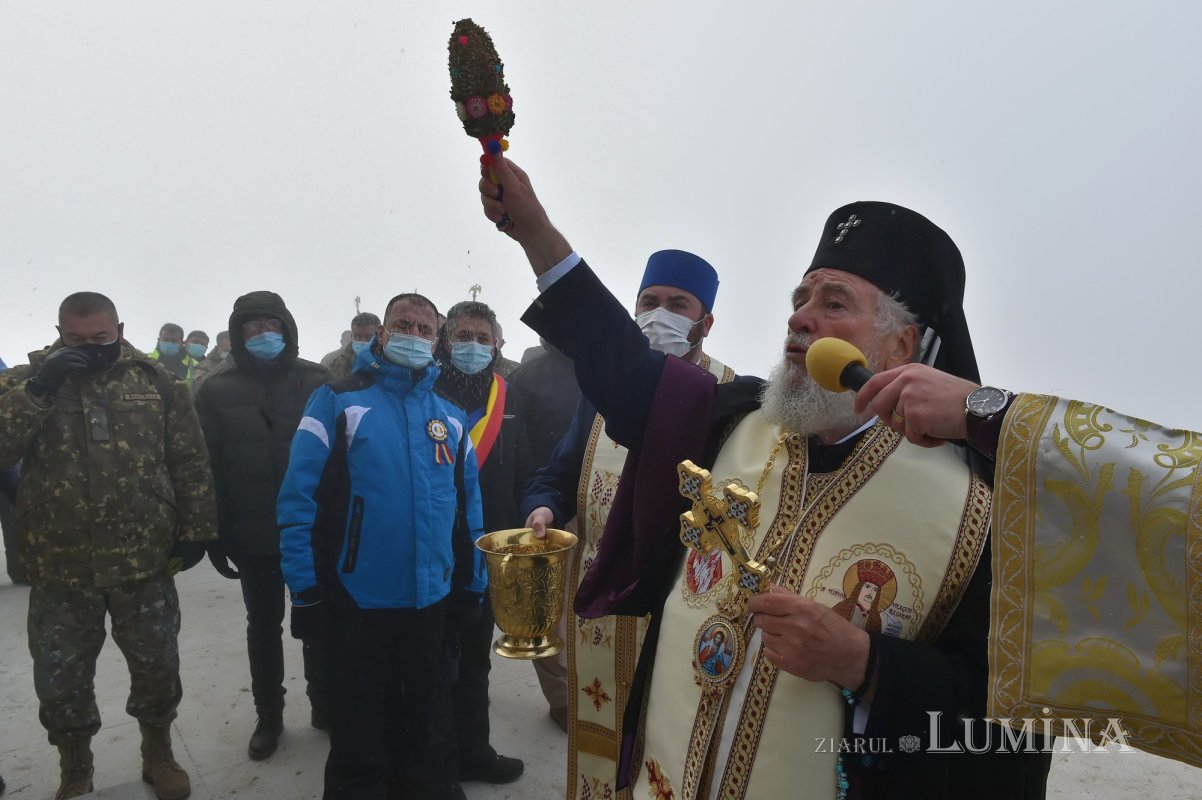 Crucea Eroilor de pe Caraiman a fost resfințită 158507