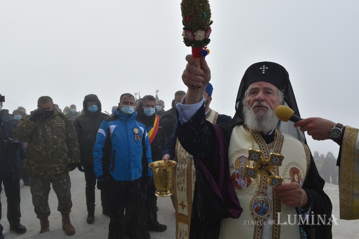 Crucea Eroilor de pe Caraiman a fost resfințită 158509