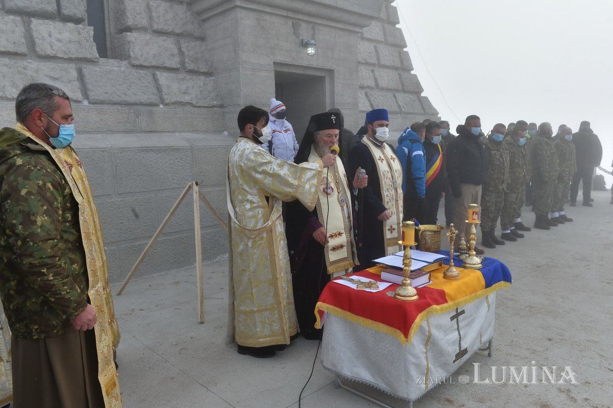 Crucea Eroilor de pe Caraiman a fost resfințită 158510