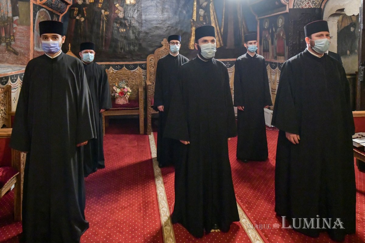 Hirotesii întru duhovnic la Reşedinţa Patriarhală 159198