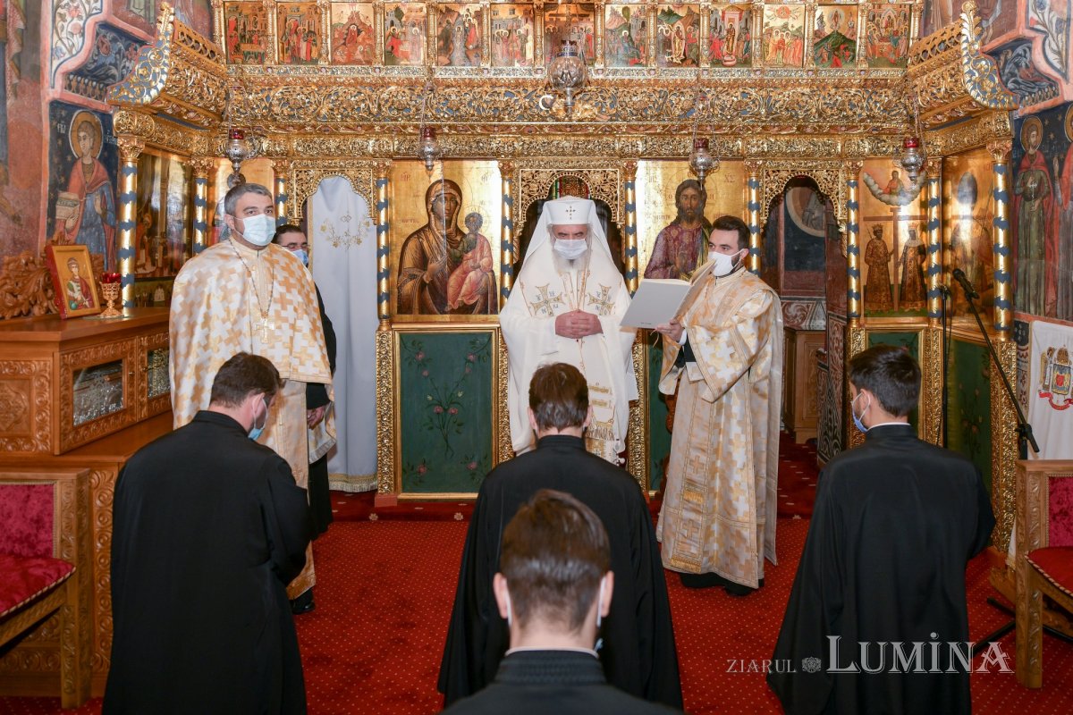 Hirotesii întru duhovnic la Reşedinţa Patriarhală 159199
