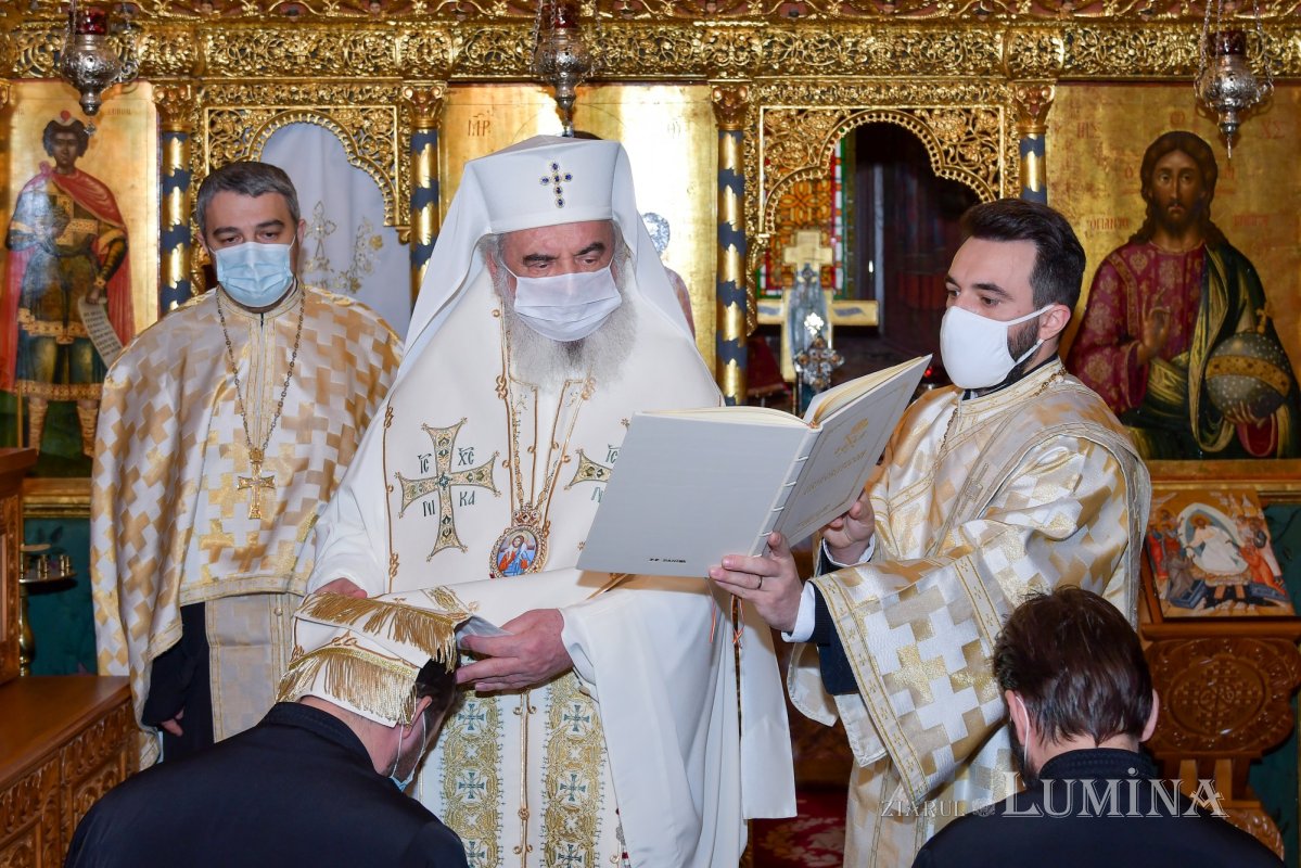 Hirotesii întru duhovnic la Reşedinţa Patriarhală 159206