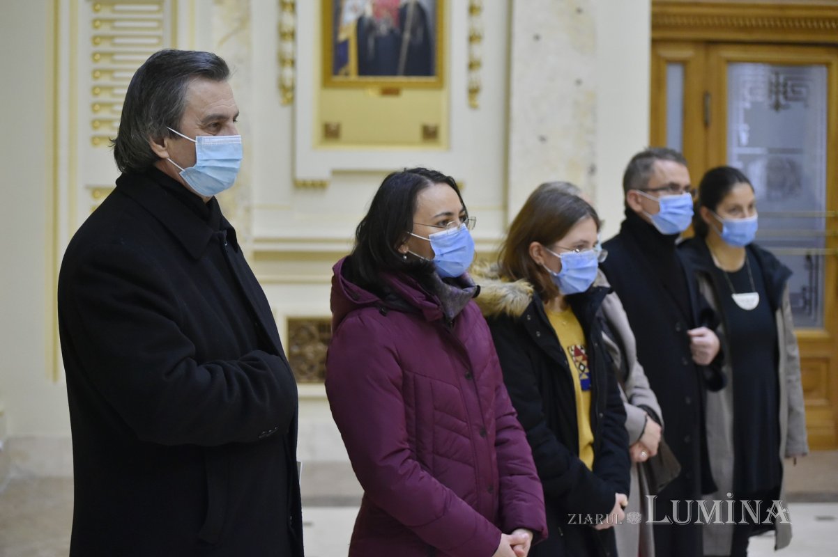 Distincții pentru membrii redacției revistei „Chemarea Credinței” 159305