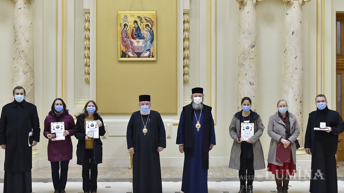 Distincții pentru membrii redacției revistei „Chemarea Credinței” 159314