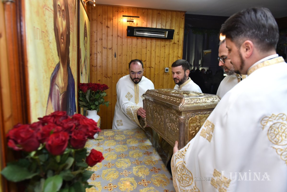 Începutul sărbătorii Sfântului Spiridon la Catedrala Mitropolitană din Bucureşti 159459