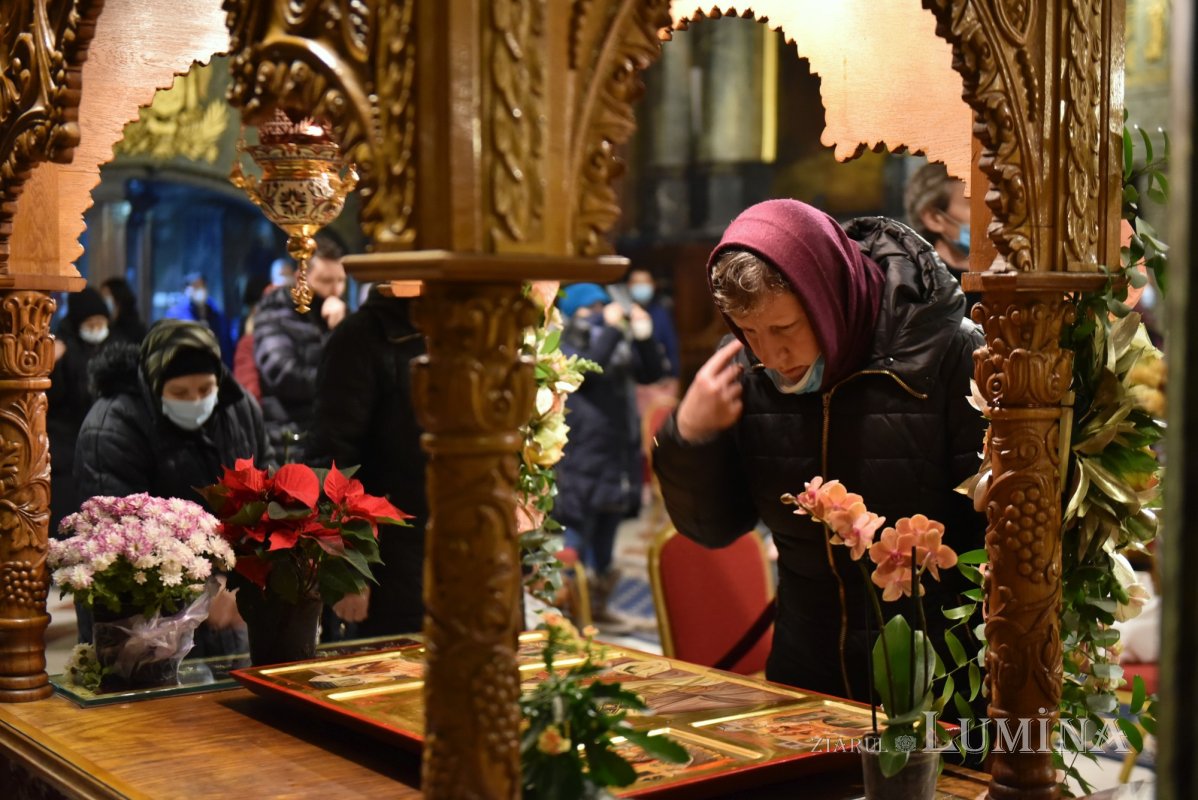 Începutul sărbătorii Sfântului Spiridon la Catedrala Mitropolitană din Bucureşti 159467