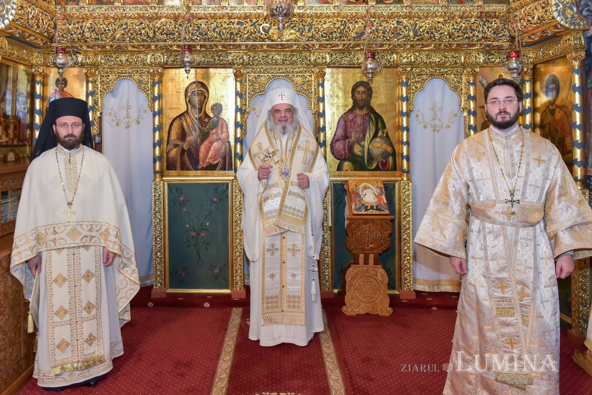 „Mântuitorul Iisus Hristos, Care vine în lume, iubeşte toate generaţiile” 160266