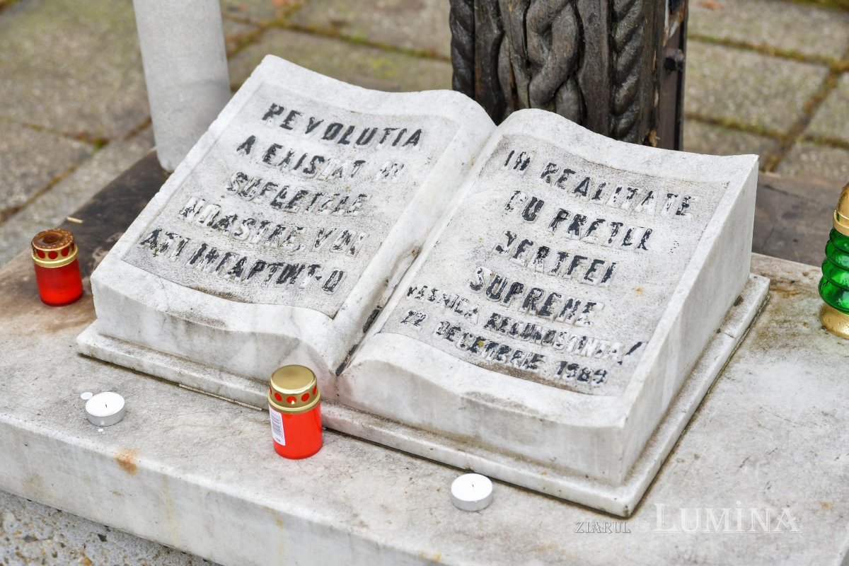 Comemorarea eroilor Revoluţiei la Catedrala Patriarhală și la monumente din Capitală 160400