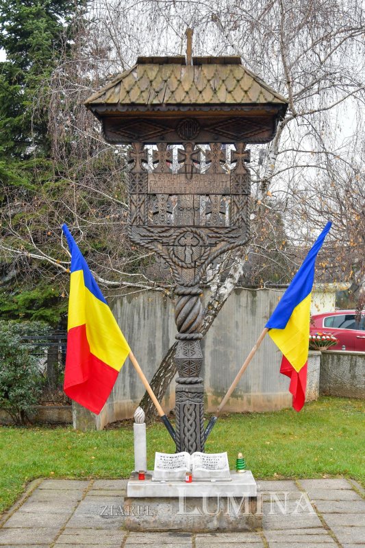 Comemorarea eroilor Revoluţiei la Catedrala Patriarhală și la monumente din Capitală 160401