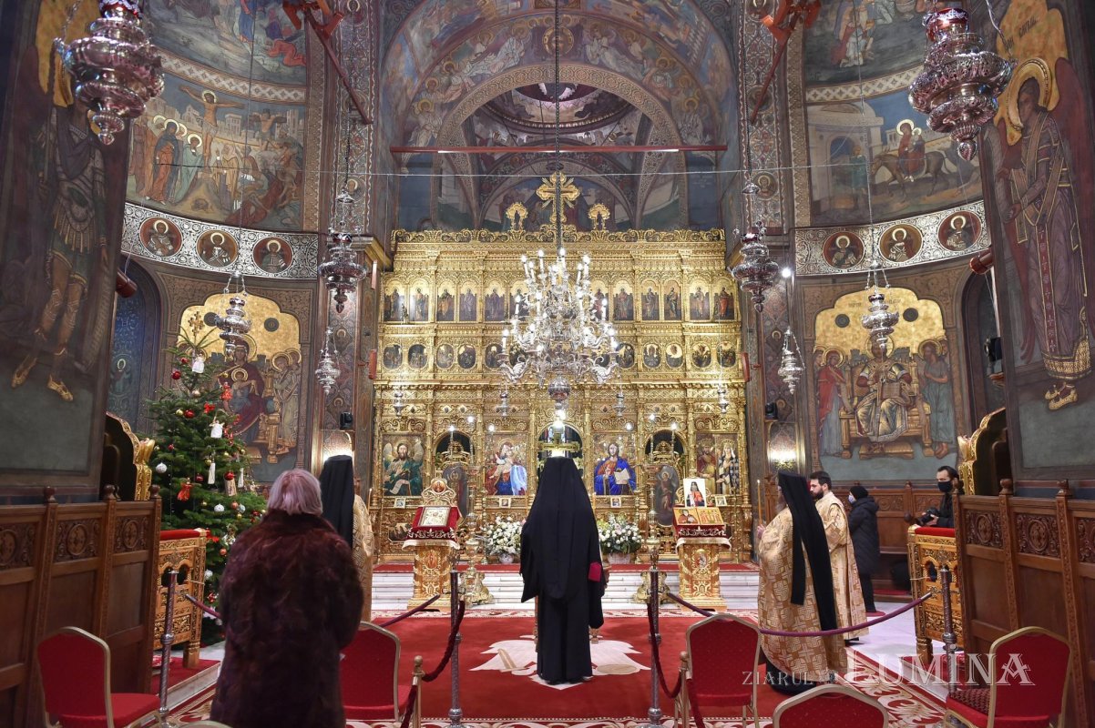 Comemorarea eroilor Revoluţiei la Catedrala Patriarhală și la monumente din Capitală 160412