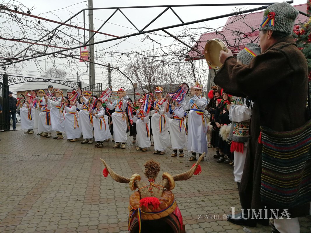 Datinile de iarnă, martori din recuzita de neuitat a copilăriei 160509
