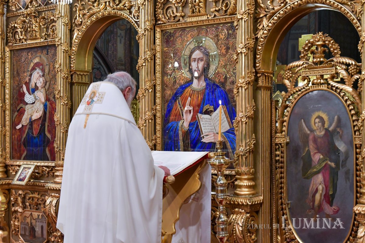 Slujba trecerii dintre ani la Catedrala Patriarhală 160797