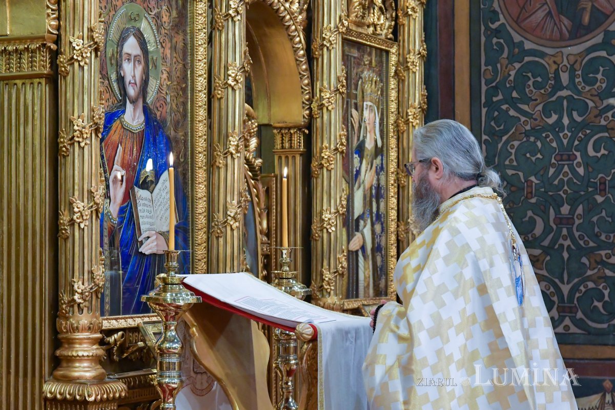Slujba trecerii dintre ani la Catedrala Patriarhală 160801