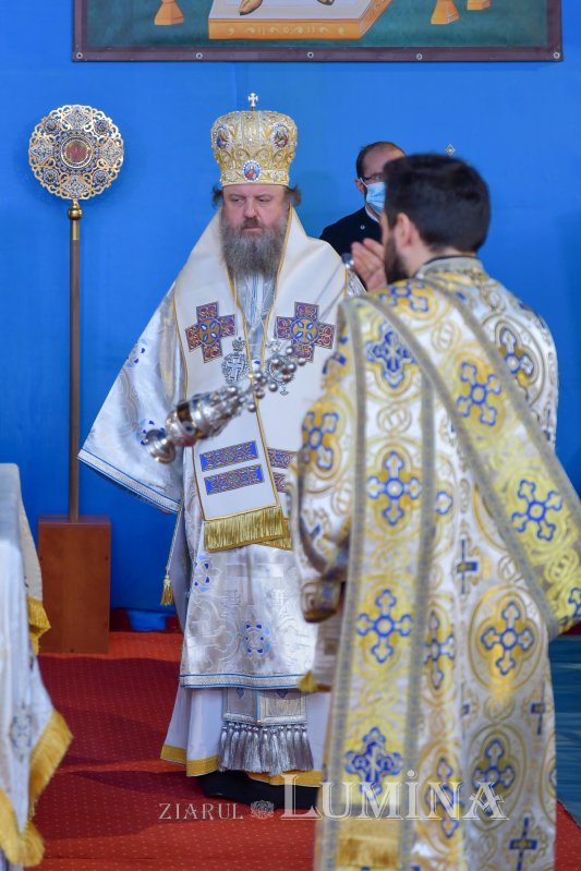 Patriarhul României a sfinţit Agheasma Mare oferită credincioșilor de Bobotează  161100
