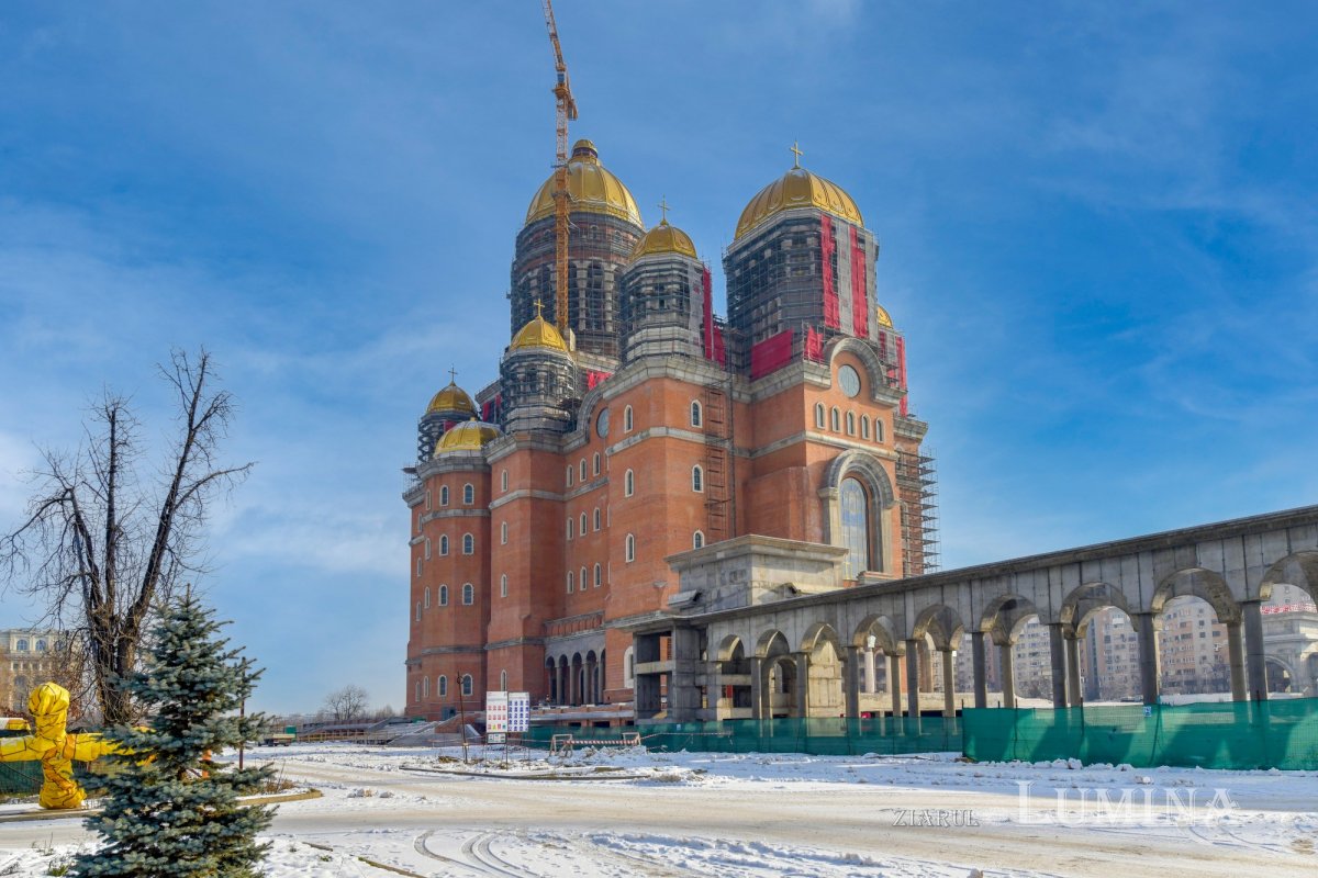 Şantierul Catedralei Naţionale în mijlocul iernii  162220