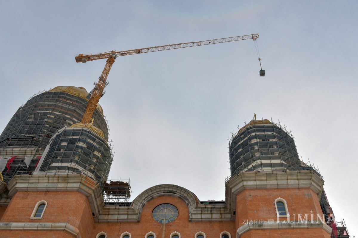 Şantierul Catedralei Naţionale în mijlocul iernii  162224