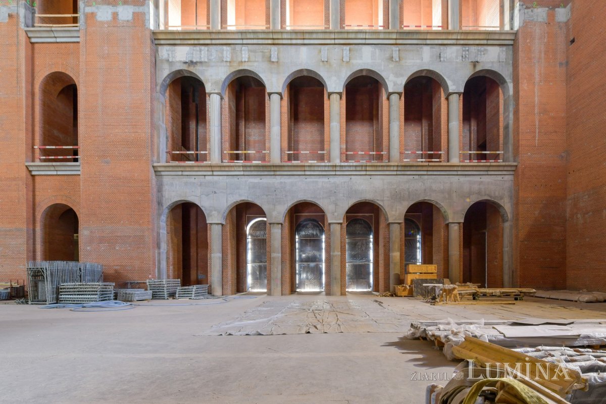 Şantierul Catedralei Naţionale în mijlocul iernii  162229