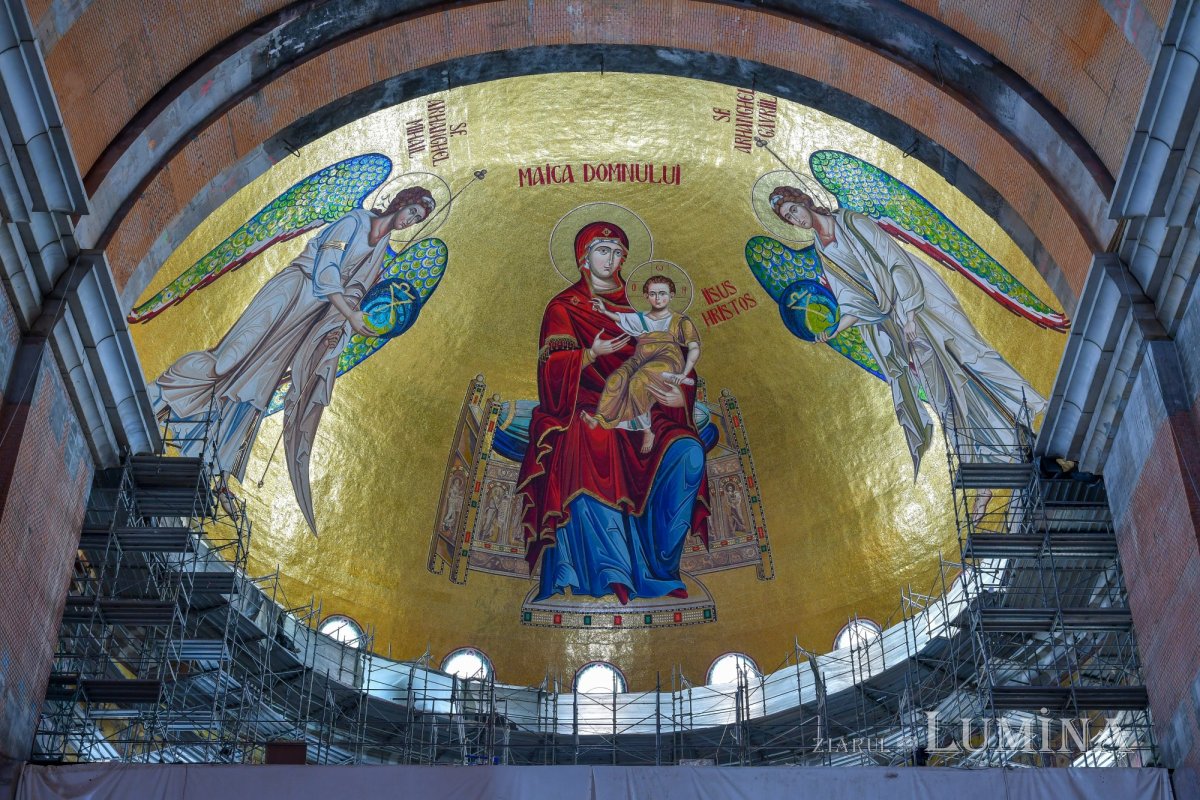 Şantierul Catedralei Naţionale în mijlocul iernii  162230