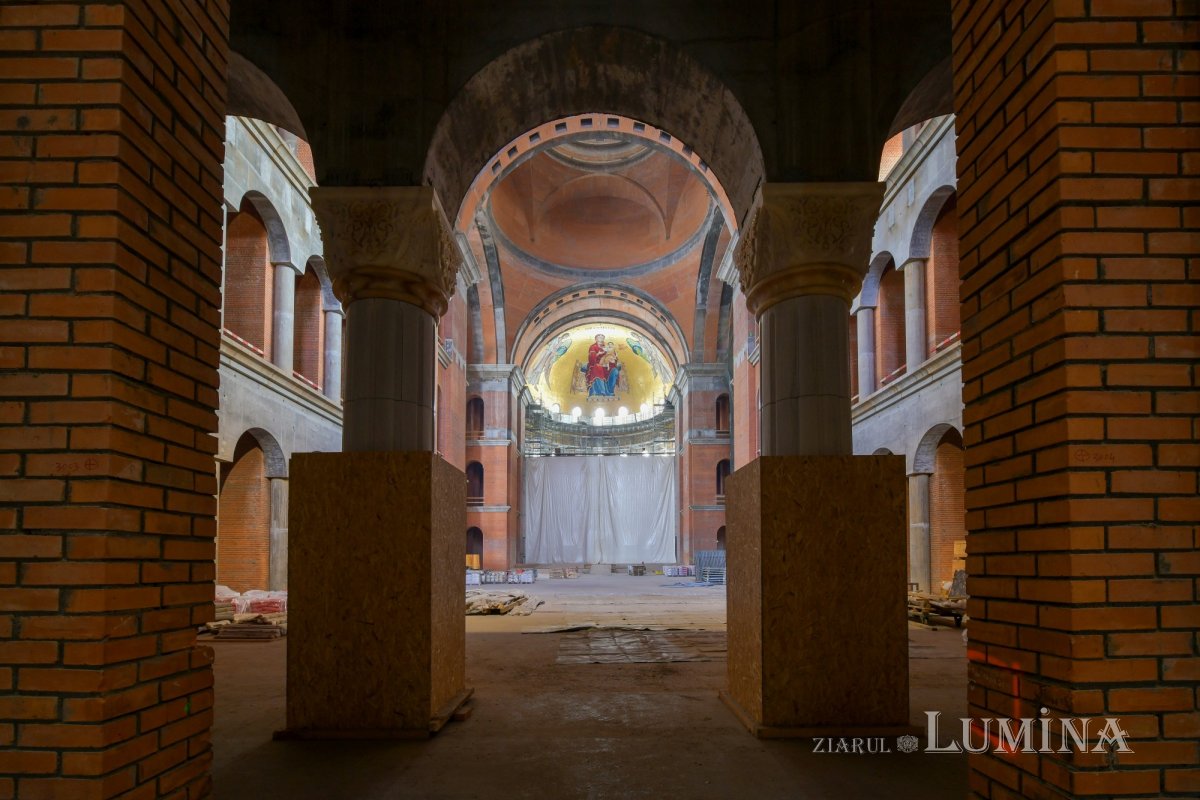 Şantierul Catedralei Naţionale în mijlocul iernii  162233