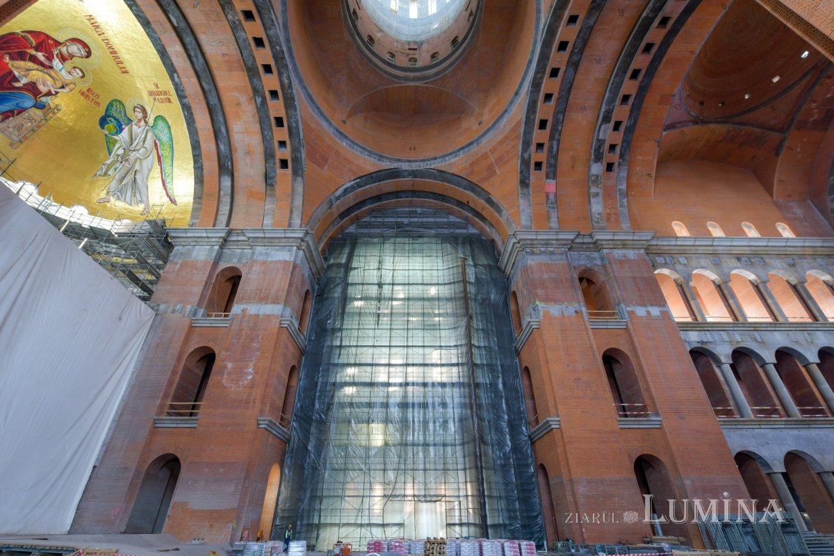 Şantierul Catedralei Naţionale în mijlocul iernii  162234