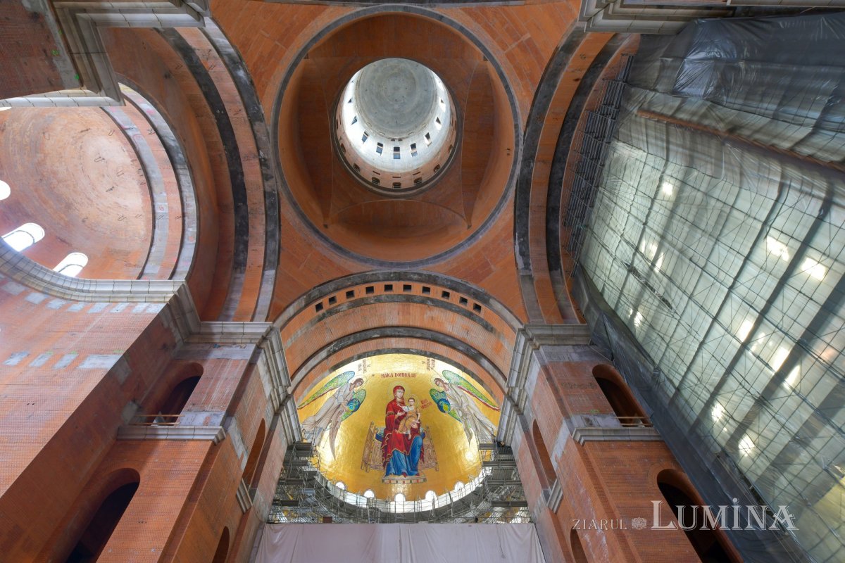 Şantierul Catedralei Naţionale în mijlocul iernii  162236