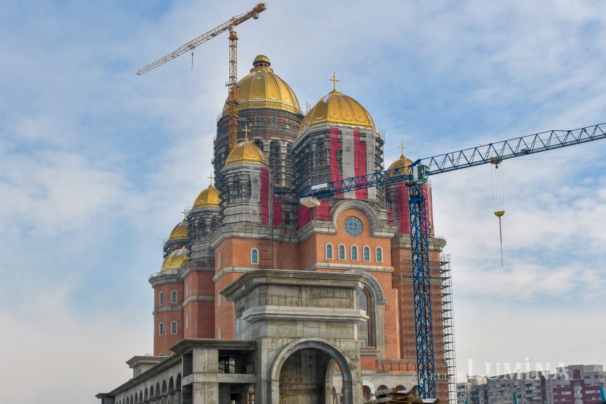 Şantierul Catedralei Naţionale în mijlocul iernii  162250