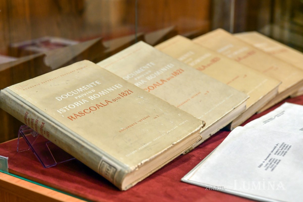 Expoziție dedicată lui Tudor Vladimirescu la Biblioteca Sfântului Sinod 162430