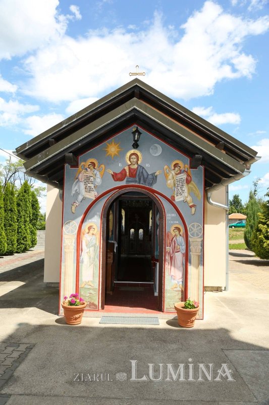 „Întinde-Ţi aripa Ta peste roaba Ta,  că îmi eşti rudă!” 162175