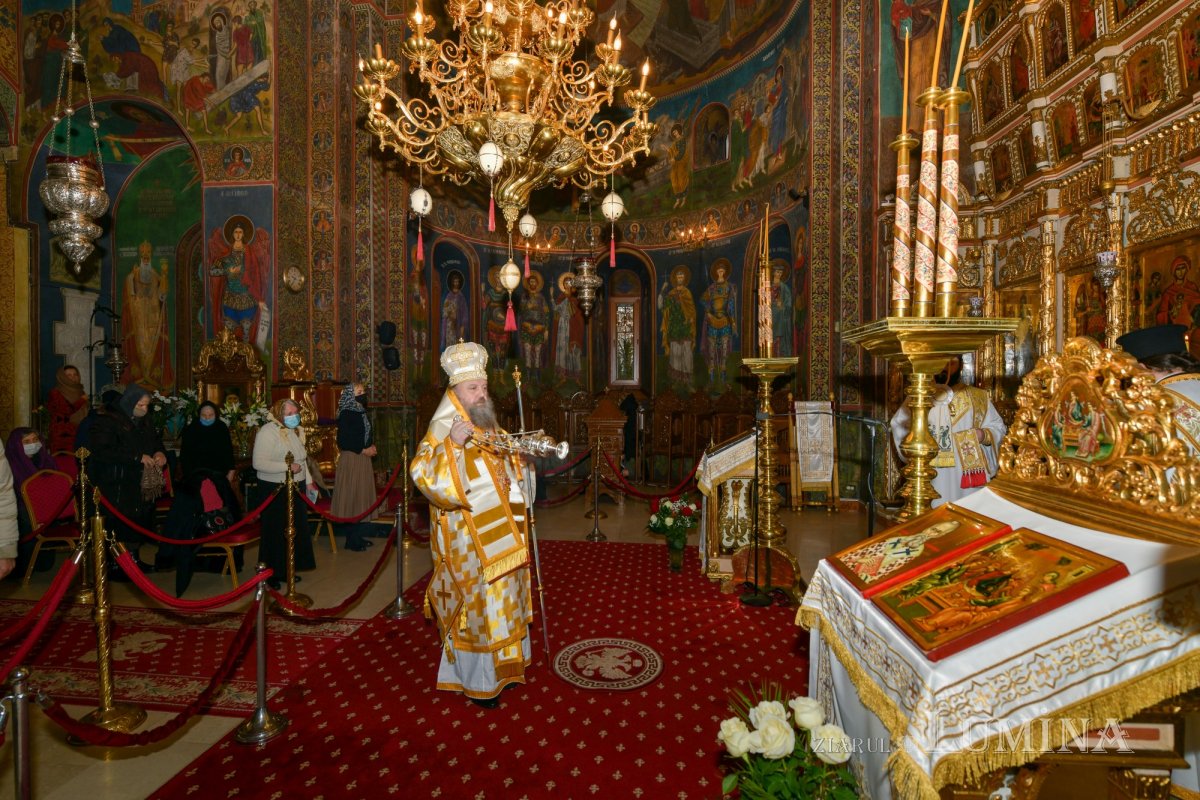 Pomenirea Sfântului Grigorie Teologul la Mănăstirea Radu Vodă 162529