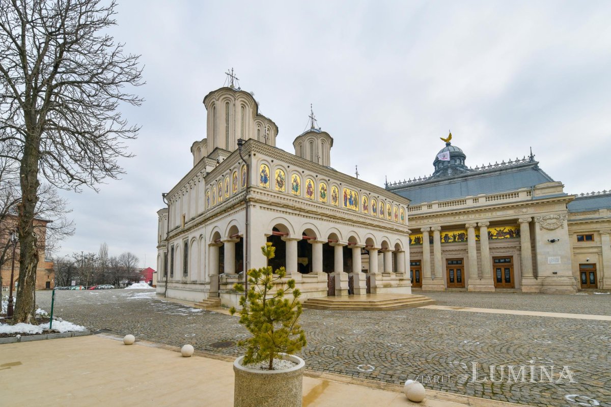 Moaştele Sfinţilor Trei Ierarhi au fost cinstite la Catedrala Patriarhală 162857