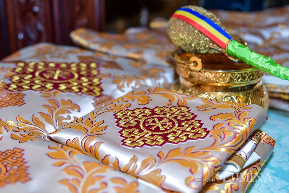 Ocrotitorii şcolilor teologice cinstiţi la Facultatea „Justinian Patriarhul” din Bucureşti 162870