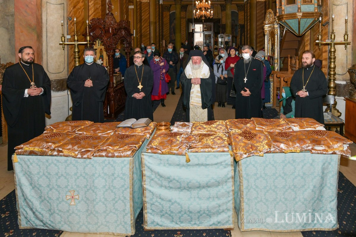 Ocrotitorii şcolilor teologice cinstiţi la Facultatea „Justinian Patriarhul” din Bucureşti 162871